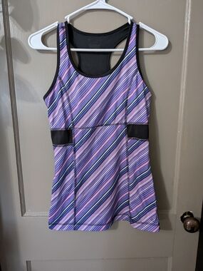 Lululemon Striped Sports Top in Purple & Pink. Build In Soorts Bra